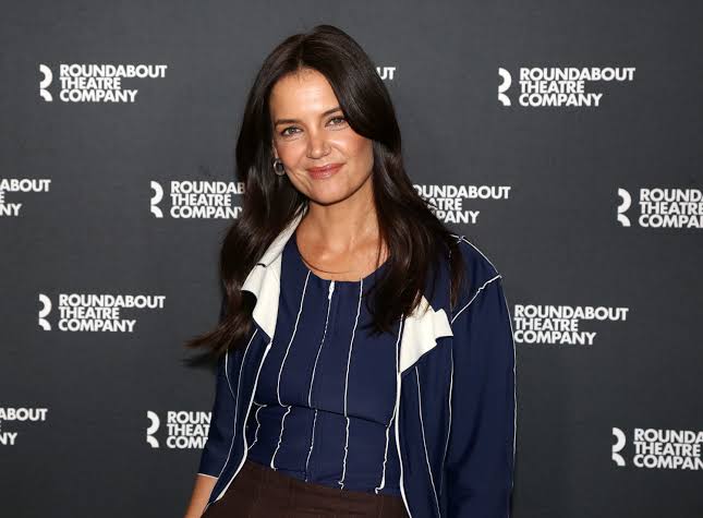 Katie Holmes Biography 2026: From Dawson’s Creek Star to Director and New York Icon